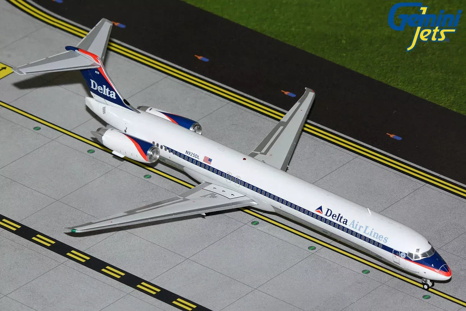 GEMINI JETS MD-88 DELTA AIR LINES "INTERIM LIVERY" REG: N925DL
