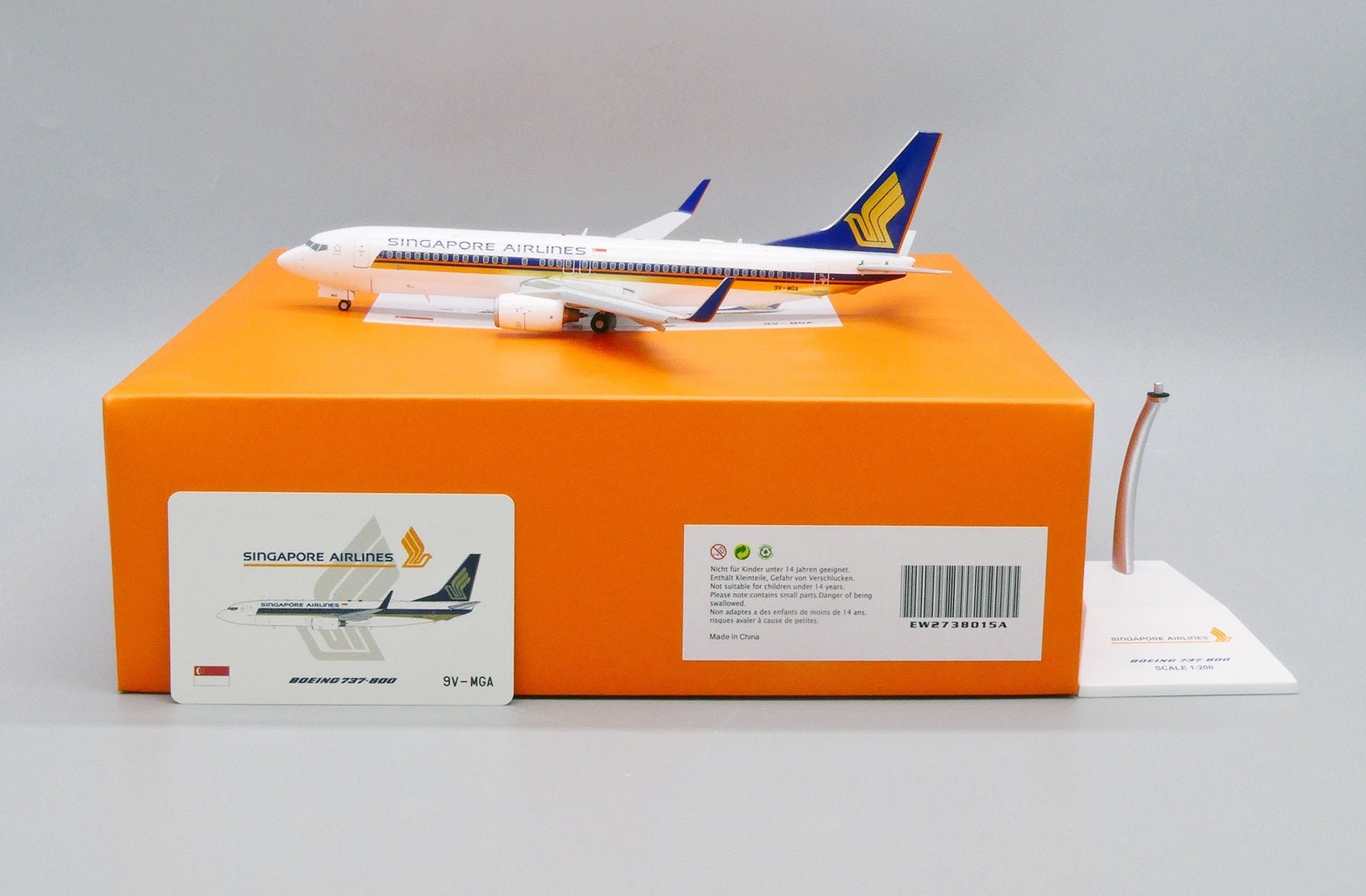 JC WINGS B737-800 SINGAPORE AIRLINES (FLAPS DOWNS) REG: 9V-MGA