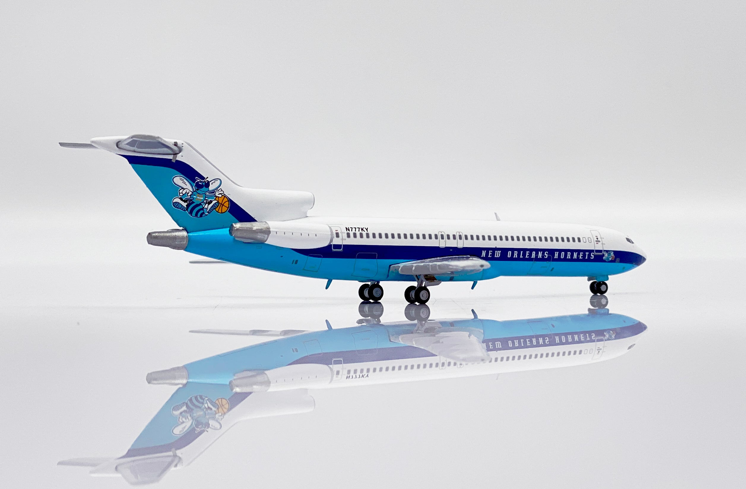JC WINGS B727-200 NEW ORLEANS HORNETS REG: N777KY