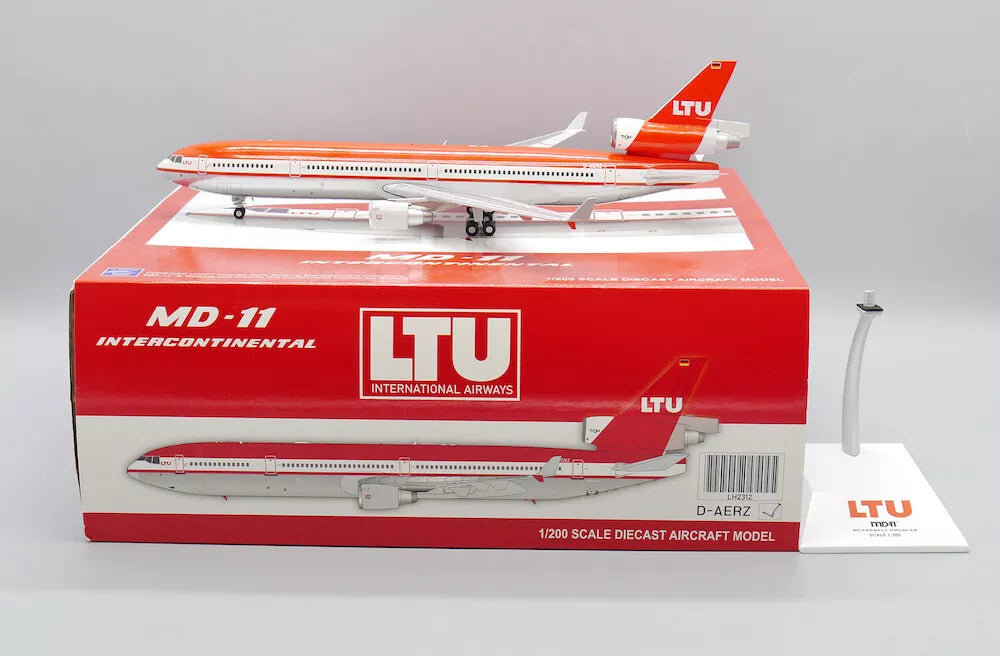 JC WINGS MD-11 LTU REG: D-AERZ