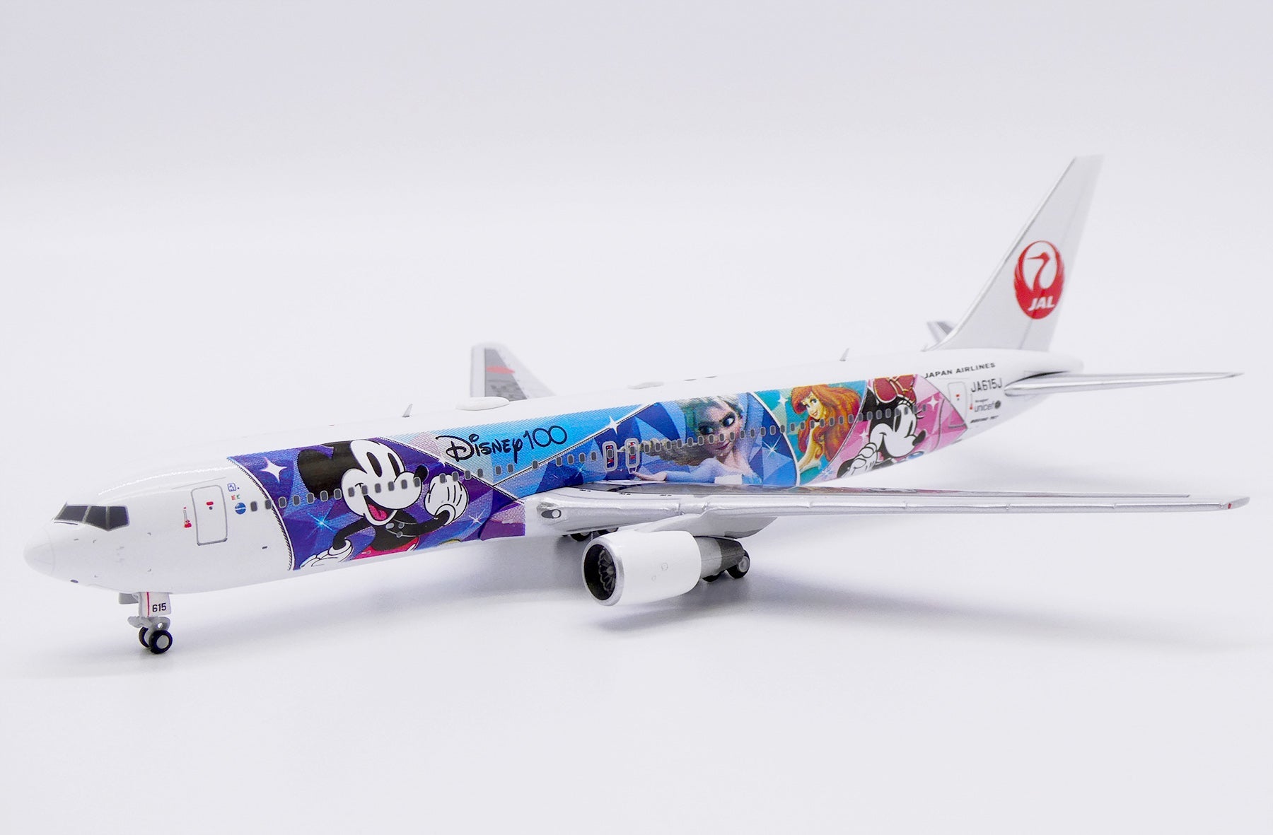JC WINGS  B767-300(ER) DISNEY JAPAN AIRLINES REG: JA615J